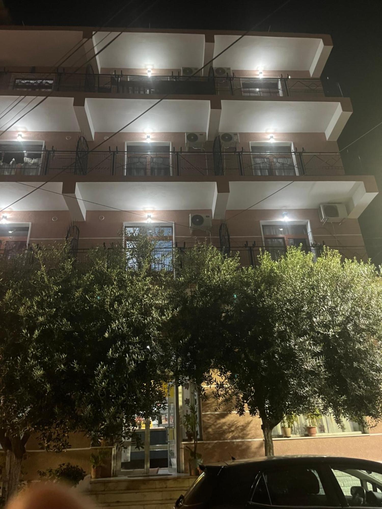 Hotel Luli City Center Durrës Buitenkant foto